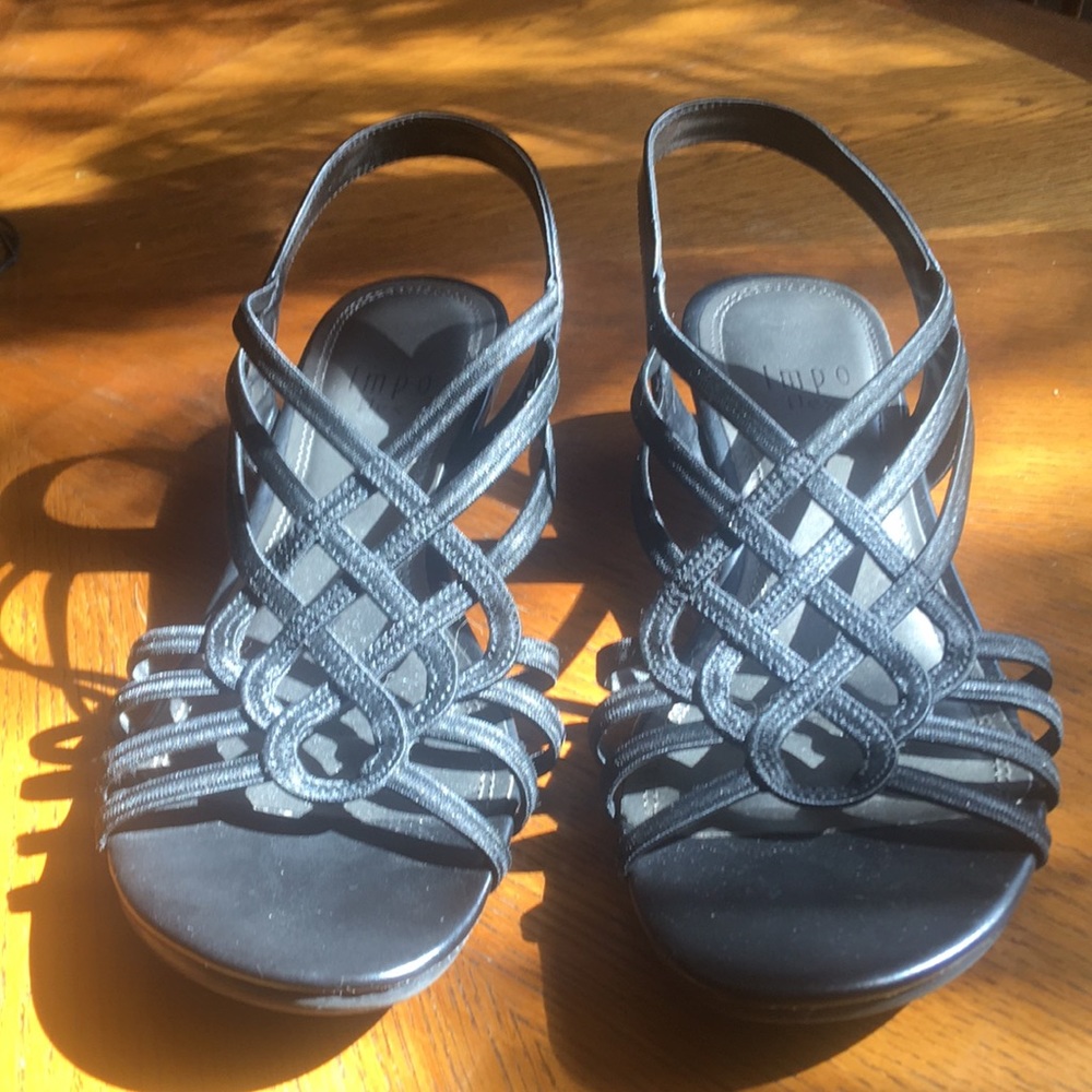 Woman’s size 10 sandals excellent used condition